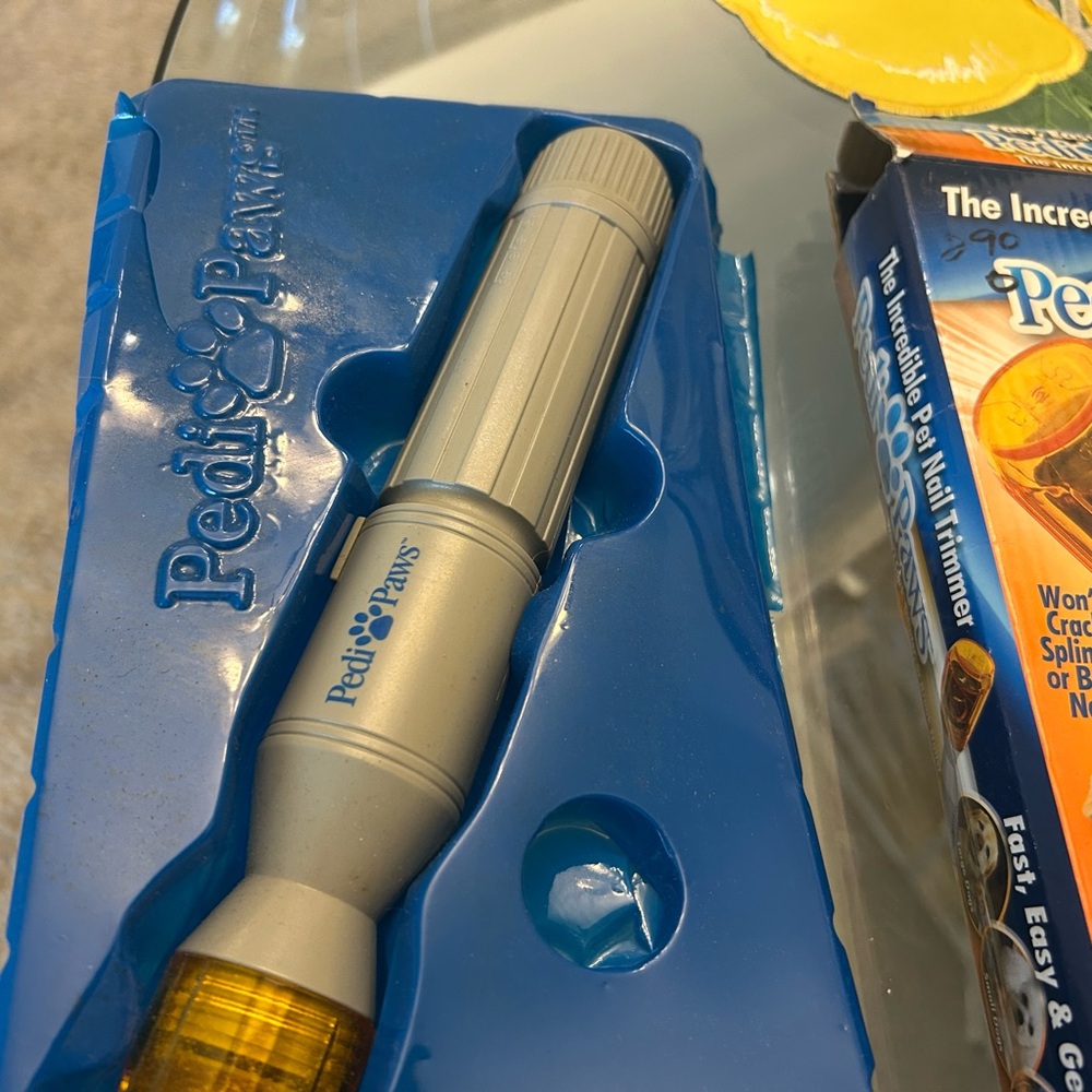 Petal & Pup Pedi Paws Pet Nail Trimmer - White, Blue, Orange pre owned